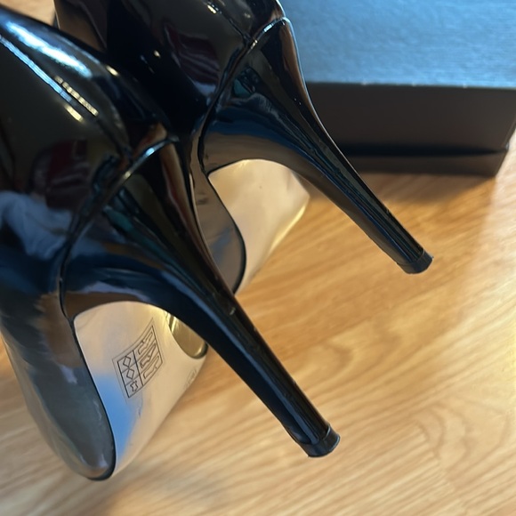 Jessica Simpson Barbie High Heel Shoes, Black and Gold Ombré, Size 7/37 - Picture 7 of 8